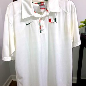 Medium Nike Fit Dry Collared Short sleeve